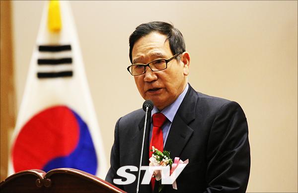 이규택 대한애국당 서울시당 비상대책위원장(최고위원) 이 인사말을 하고 있다.