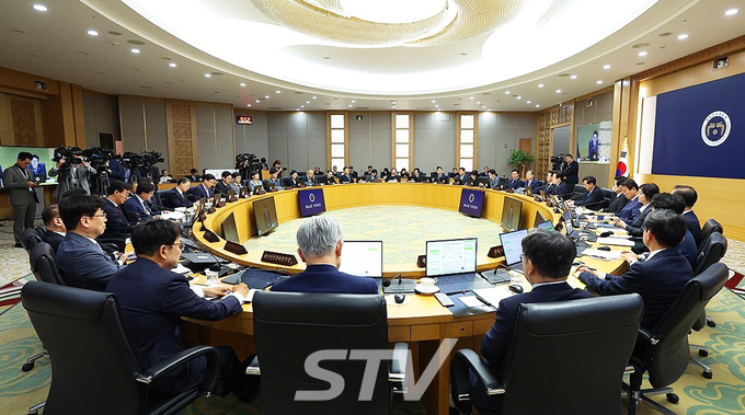 지난 16일 정부세종청사에서 이재명 대통령 주재로 제42회 국무회의가 진행되고 있다.