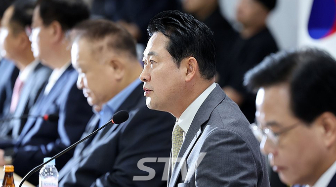 국민의힘 장동혁 대표가 25일 오전 대전시 동구 삼성동 국민의힘 대전시당에서 열린 현장 최고위원회의에서 발언하고 있다.