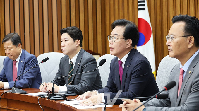 1일 서울 여의도 국회에서 열린 국민의힘 상임위원장 및 간사단 회의에서 국민의힘 송언석 원내대표가 발언하고 있다.