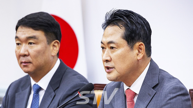 국민의힘 장동혁 대표가 2일 국회에서 추석 연휴를 앞두고 가진 기자간담회에서 발언하고 있다.