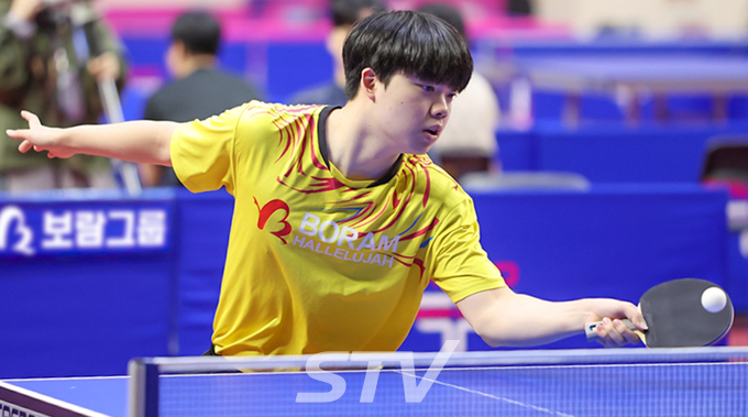 보람할렐루야탁구단 장성일 선수가 부산 기장체육관에서 진행된 제106회 전국체전 탁구 남자 일반부 개인전에서 은메달을 수상했다. 사진=보람그룹