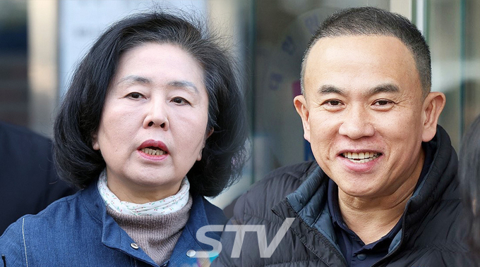 정치자금법 위반 혐의로 기소된 국민의힘 김영선 전 의원과 정치 브로커 명태균 씨가 5일 오후 경남 창원시 성산구 창원지법에서 열린 1심 재판에 출석하고 있다.