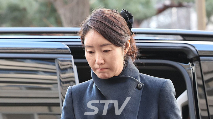 경찰 출석하는 강선우 의원