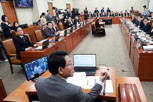 대미투자특위, 첫 회의부터 정쟁에 '파행'