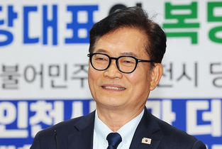 송영길, 김영록 캠프 명예 후원회장 합류…호남 결선 구도에 새 변수